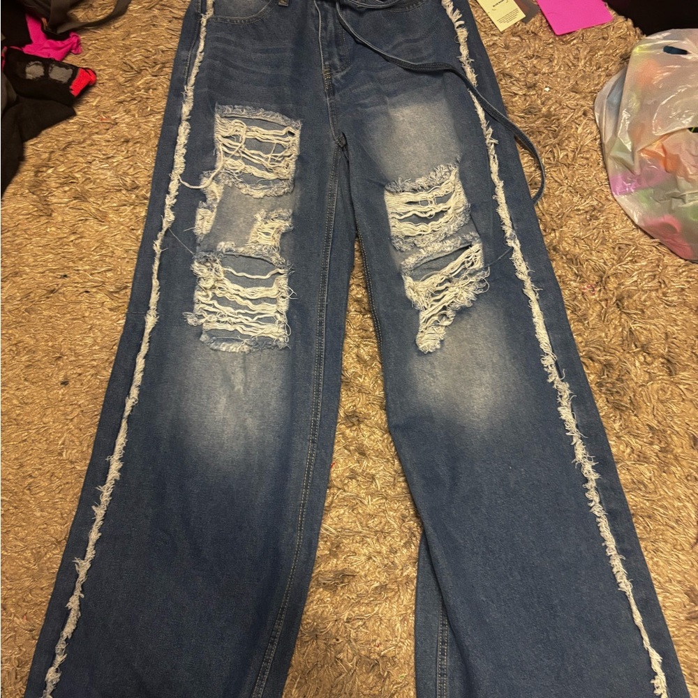 American bazi  Distressed Jeans - Picture 2 of 2